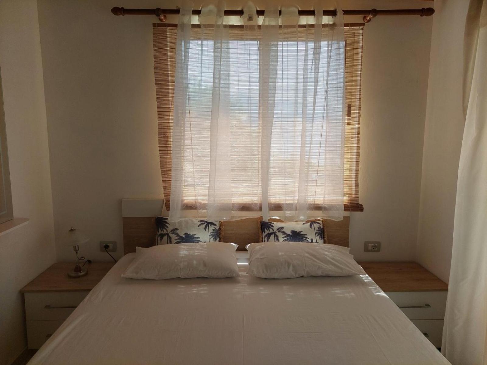 Qeparo Antonio Rooms Luaran gambar