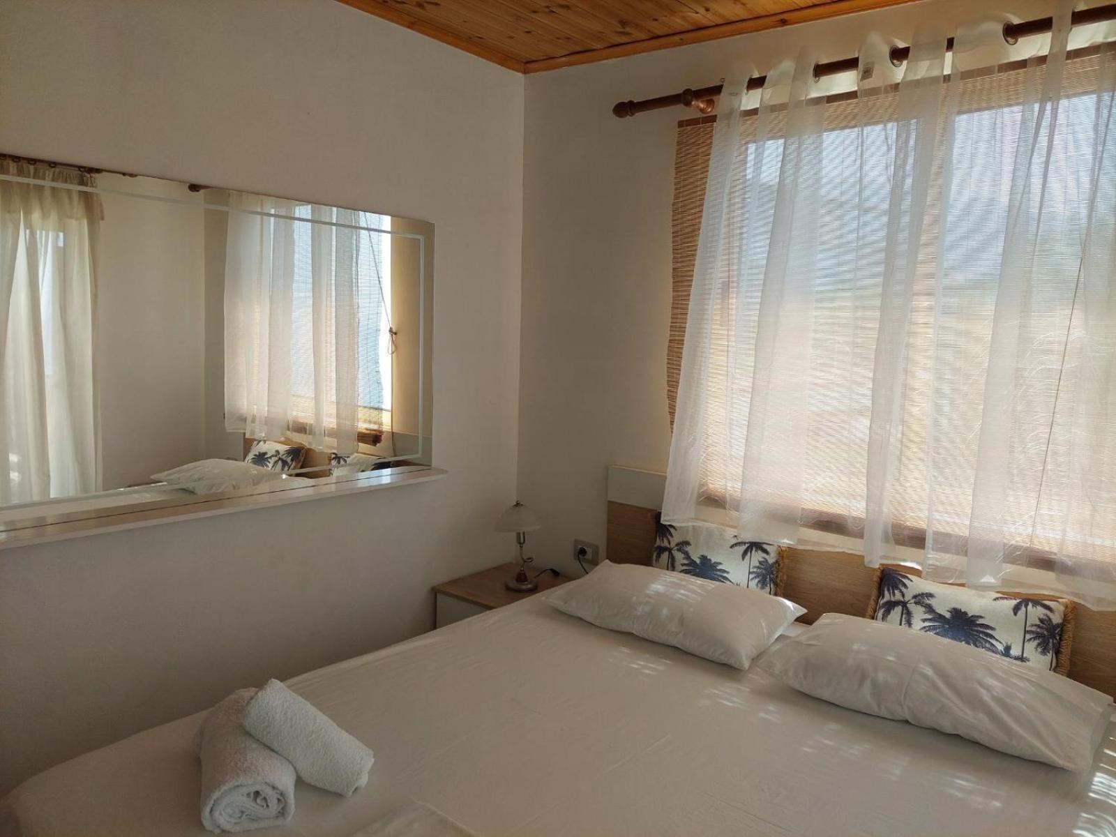 Qeparo Antonio Rooms Luaran gambar