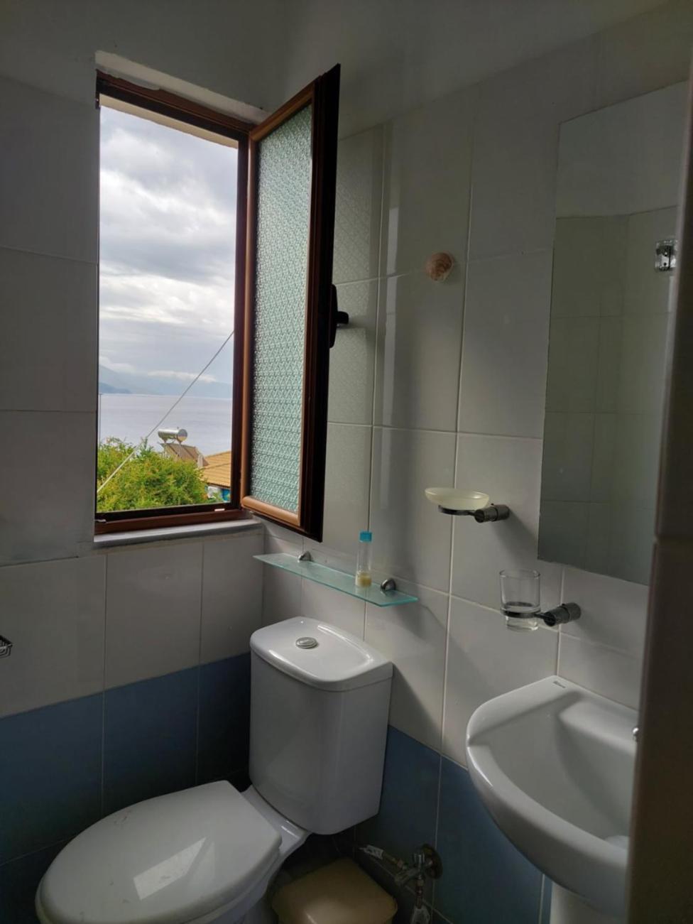 Qeparo Antonio Rooms Luaran gambar