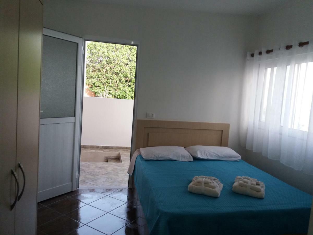 Qeparo Antonio Rooms Luaran gambar