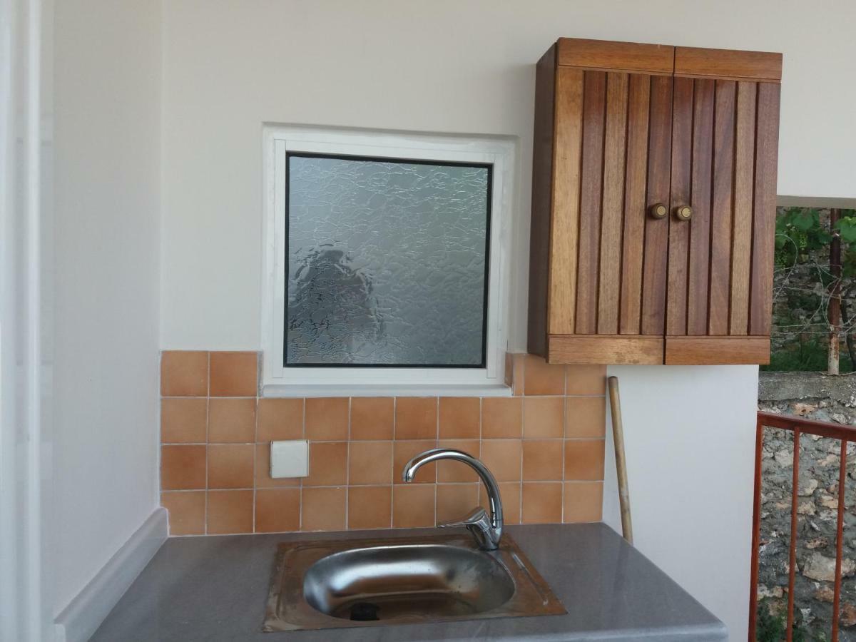 Qeparo Antonio Rooms Luaran gambar